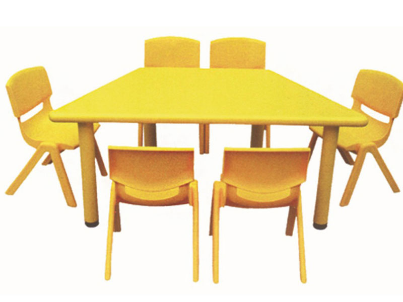1006梯形塑料桌椅